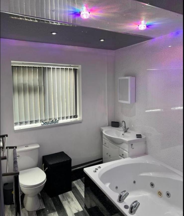 Sea View Apartment Large Balcony Whirlpool Bath 2 Bedrooms Sky Glass Tv Bridlington Exterior foto