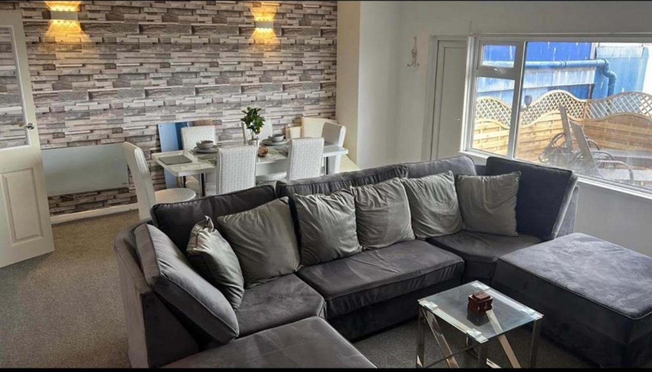 Sea View Apartment Large Balcony Whirlpool Bath 2 Bedrooms Sky Glass Tv Bridlington Exterior foto